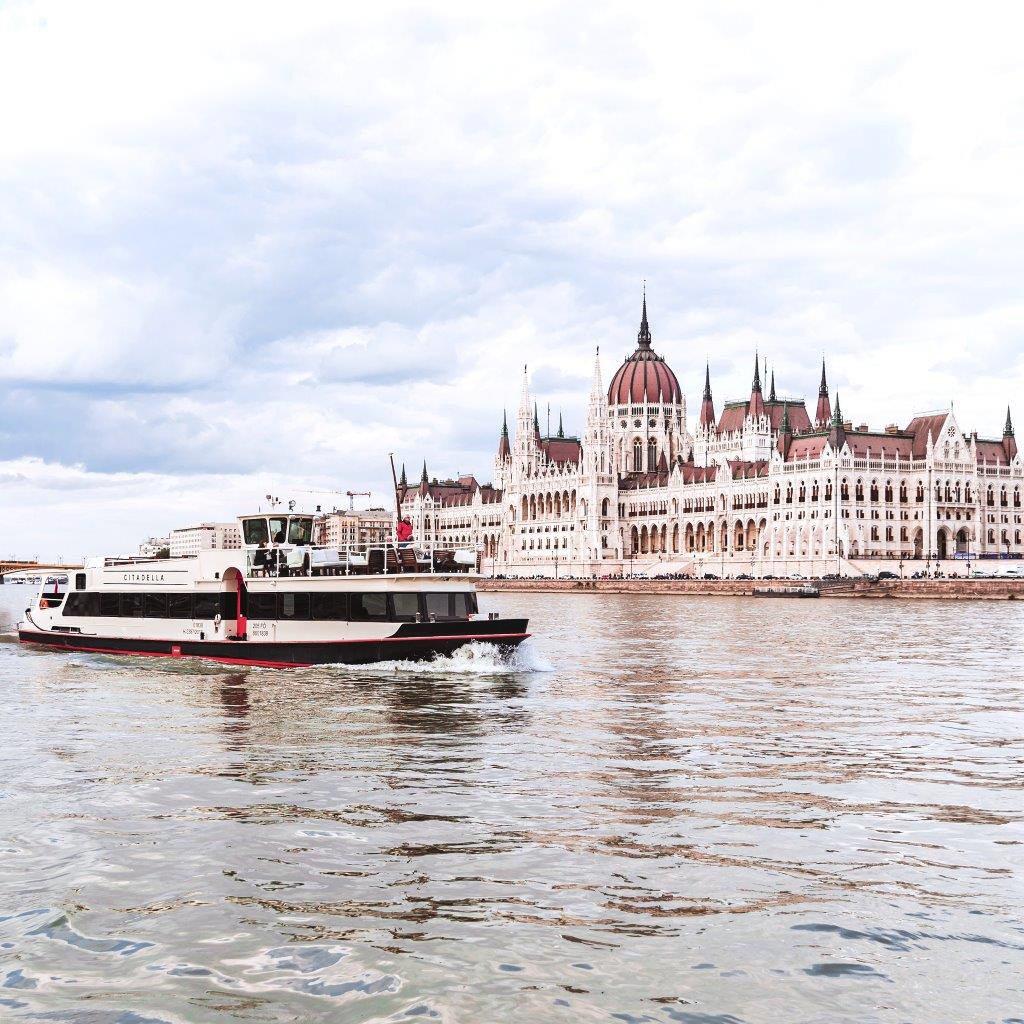 Budapest sightseeing, boat tour